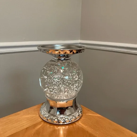 Rotating Snow Flake - Picture 3 of 4